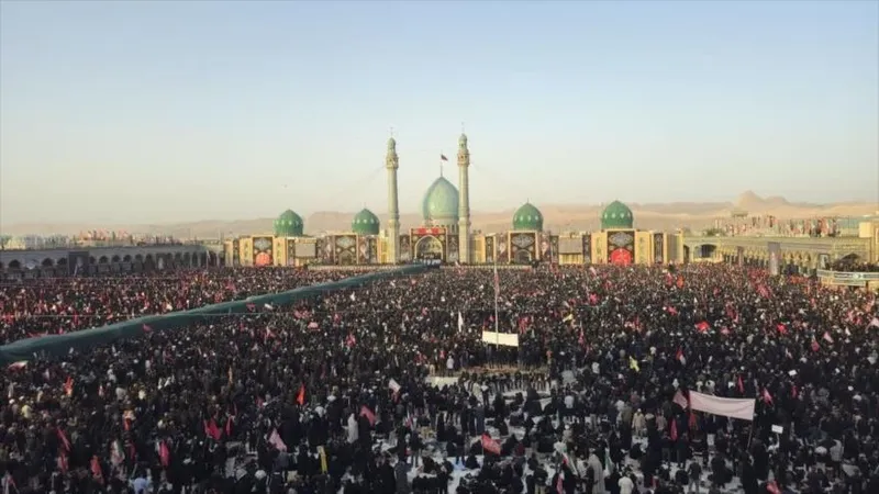 Arrancan en Qom las ceremonias fúnebres en honor al Líder mártir de Irán