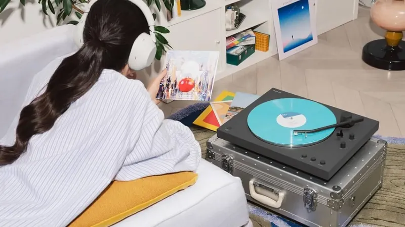 Amazon rebaja el tocadiscos de Sony con reproducción automática y Bluetooth que hará que te enganches a los vinilos