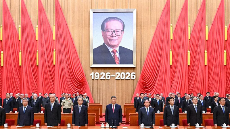 Xi Jinping insta a impulsar el socialismo con características chinas