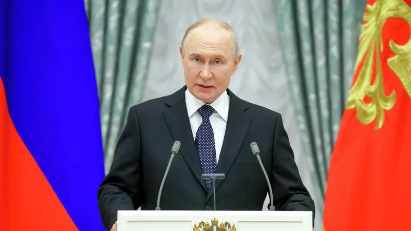 Putin: el ataque ucraniano contra un colegio en el Donbás confirma la naturaleza neonazi del régimen de Kiev