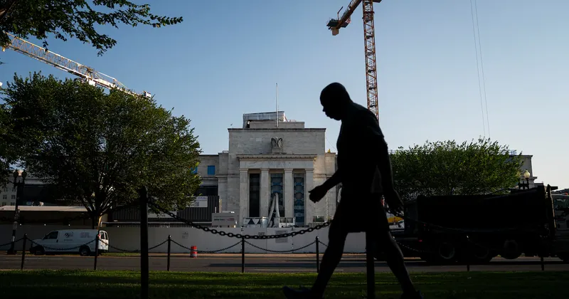 JPMorgan espera que la Fed mantenga las tasas sin cambios ante una inflación que cede