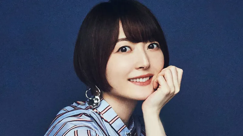 ¿Método o locura? La seiyuu Kana Hanazawa comió papel para conseguir un papel protagónico
