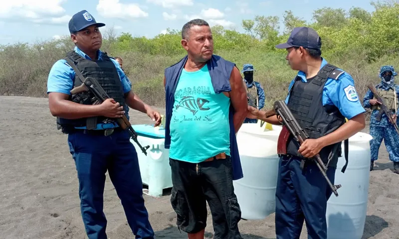 Fuerza Naval incauta 499 kilos de droga durante operativo en alta mar