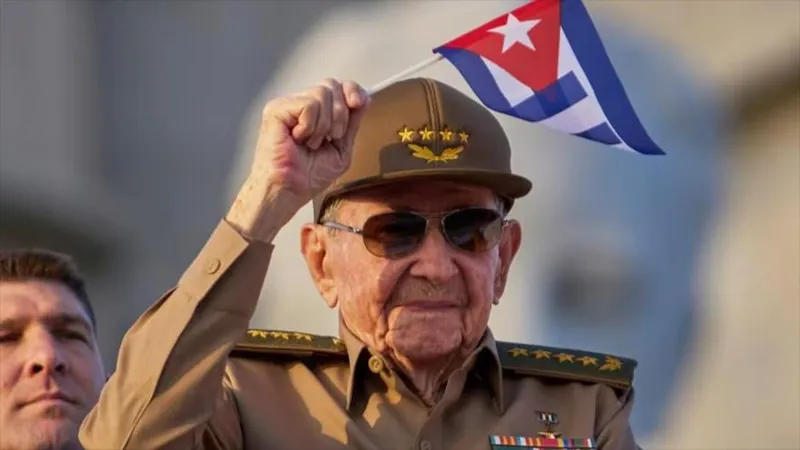 México y China tildan de maniobra política la orden contra Raúl Castro