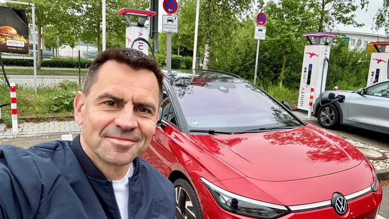 Martin Sander, de Volkswagen, lo tiene claro: a los coches de gasolina les espera el mismo futuro que a los caballos con la llegada del vehículo eléctrico