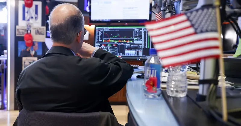 Futuros del S&P 500 suben y el dólar retrocede tras el acuerdo de paz entre EE.UU. e Irán