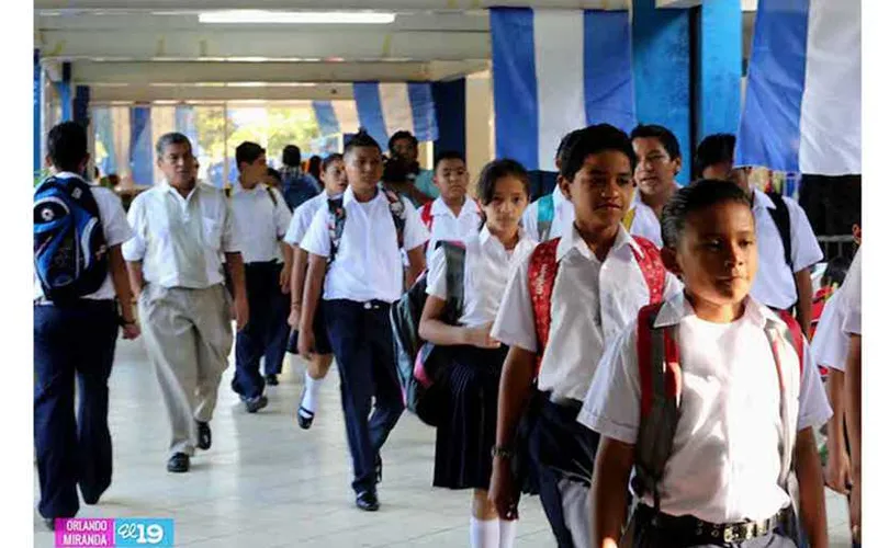 La meta de matrícula escolar para el 2027 supera el millón