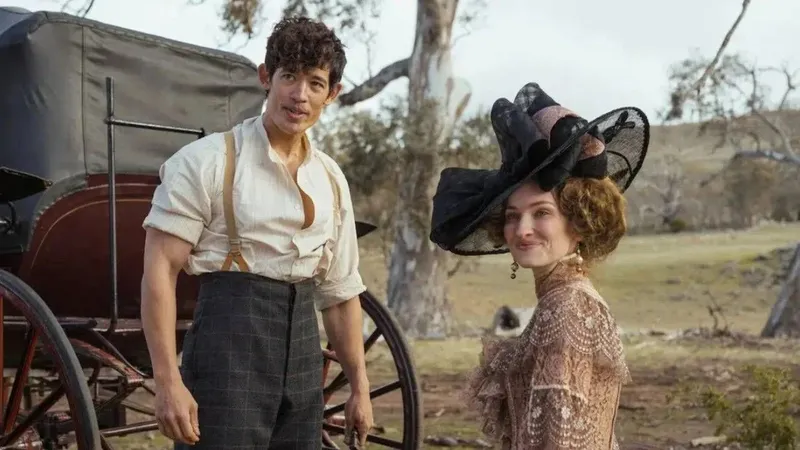 Ya disponible en Netflix: una miniserie de seis episodios basada en una importante novela, un drama de época al estilo 'Los Bridgerton'