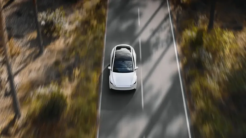 Tesla conquista el último continente que le quedaba pendiente: lo primeros Model Y han sido avistados listos para su entrega