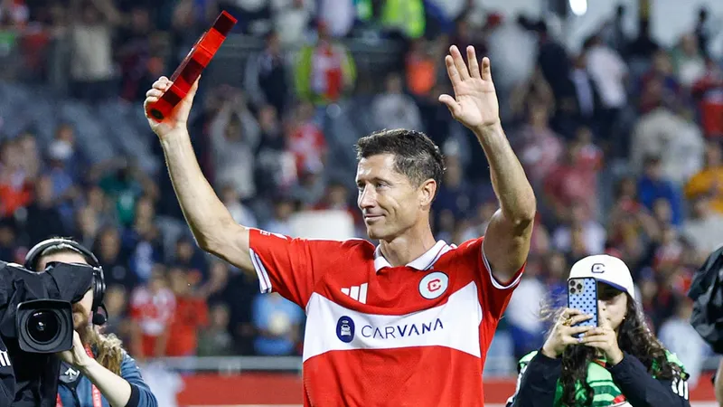 ¡Doblete de Robert Lewandowski! El polaco ya arrancó en la MLS