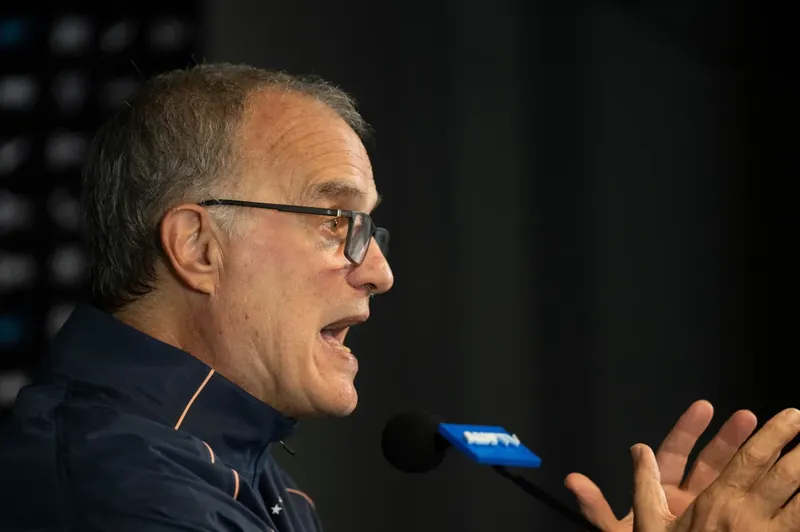 Bielsa se despide de Uruguay diciendo que resultado en el Mundial 2026 fue “injustificable”