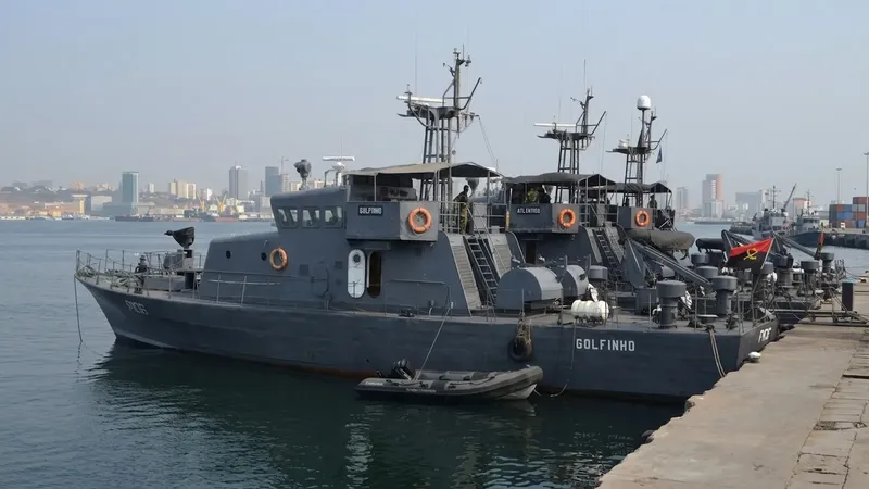 España construyó estos dos barcos militares hace más de 30 años: ahora regresan a Cádiz para una segunda vida