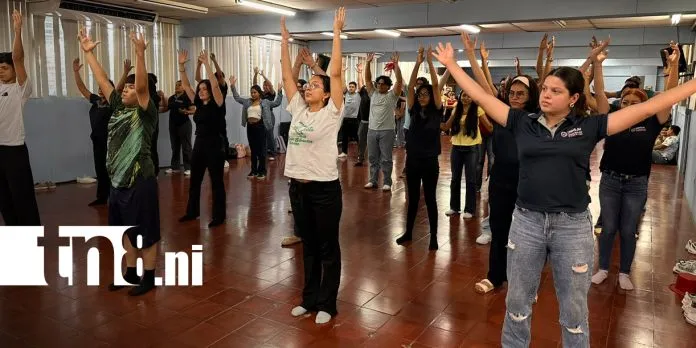 ¡Del aula a la pista! 120 universitarios participan en taller de danza