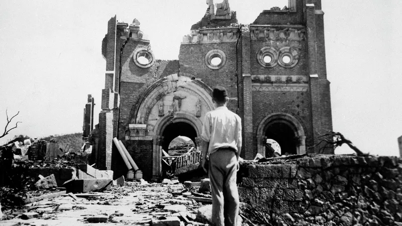 Zajárova explica qué perseguía EEUU con los bombardeos nucleares de Japón