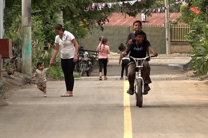 Nuevas calles transforman la movilidad en el barrio La Curva, Distrito VI