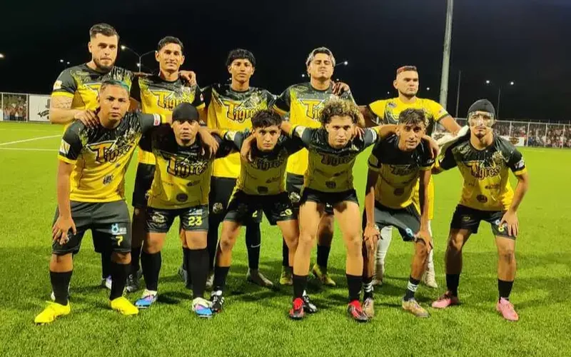 El fútbol une a Nicaragua y Honduras: creadores de contenido protagonizan histórico duelo en Chinandega