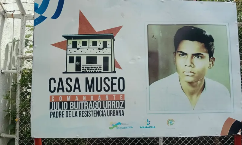 Estudiantes conocen el legado de Julio Buitrago junto a Doris Tijerino