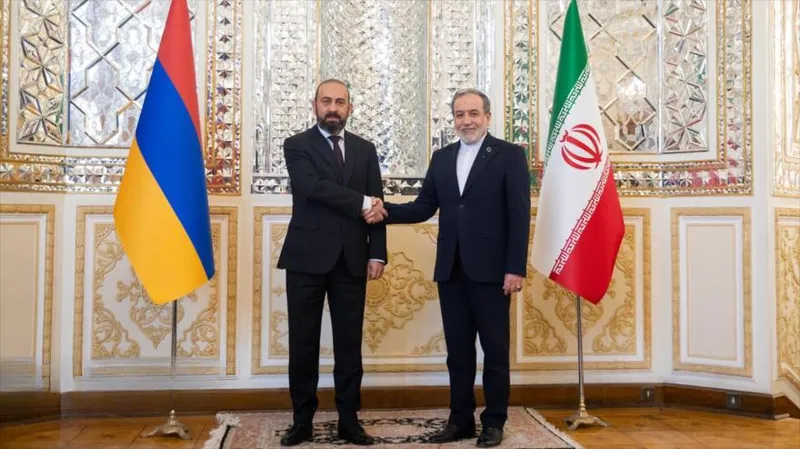 Araqchi: Irán defiende firmemente sus intereses y su seguridad nacionales