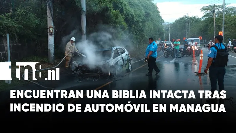 Vehículo se incendia en Carretera Sur y Biblia permanece intacta entre los restos