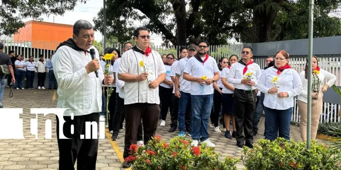 Estudiantes y docentes honran legado de Ricardo Morales Avilés en todo el país