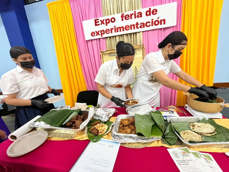 Estudiantes destacan en elaboración de proyectos de alimentación saludable