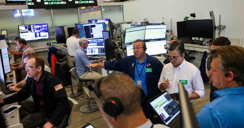 Wall Street sube con Nvidia y la inflación en la mira, mientras el bitcoin supera US$80.000