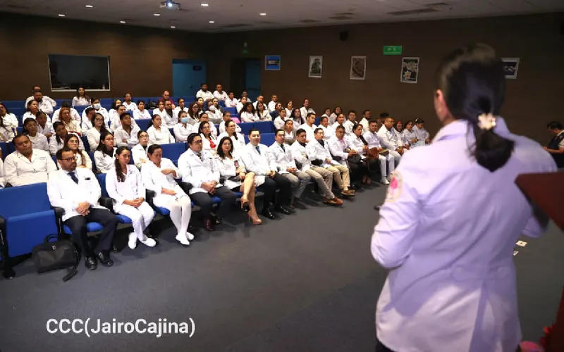 Ministerio de Salud capacita a personal médico sobre el manejo de pacientes con quemaduras