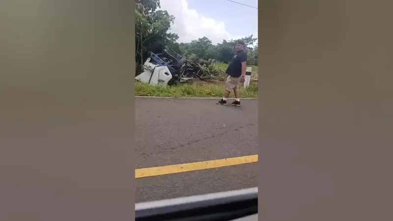 Muere adolescente en Wapi al volcar camión cargado de ganado