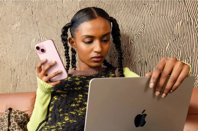 La generación Z invierte el 60% de su sueldo en un iPhone (en el mejor de los casos). Y pese a todo, lo prefieren antes que un Android