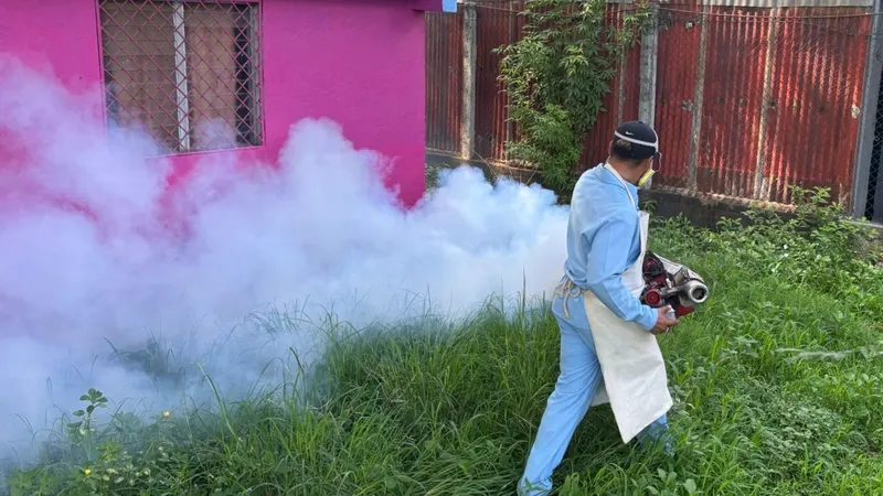 MINSA refuerza jornada antiepidémica en el barrio René Cisneros, distrito 1 de Managua