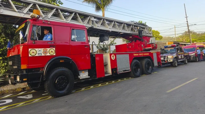 Copresidenta destaca respuesta de Bomberos Unidos ante siniestro en el Mercado Oriental