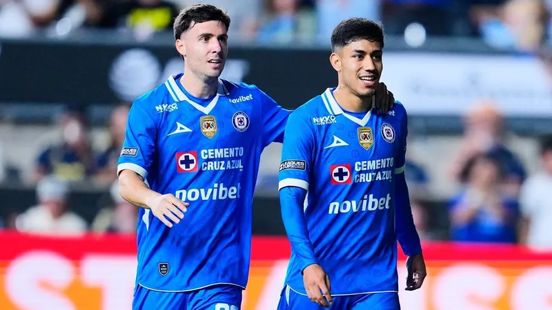 Con oficio de campeón, Cruz Azul blanqueó a Philadelphia