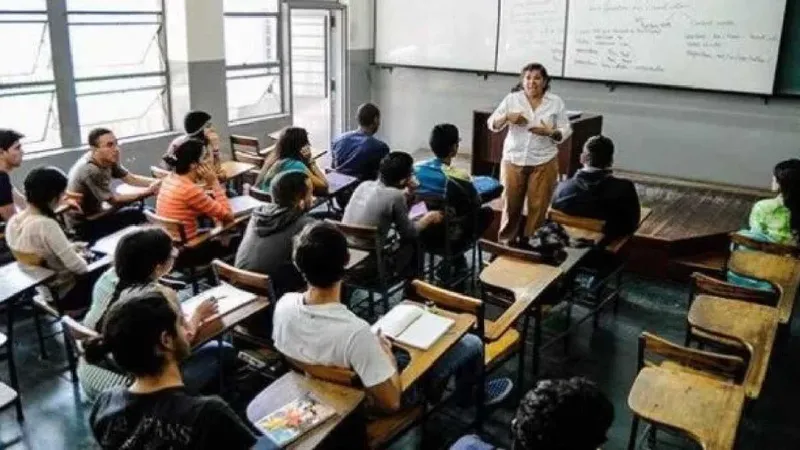 Ministerio reporta retraso en documentos para el bono Responsabilidad Académica