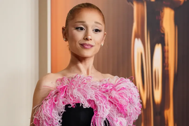 Ariana Grande confirma reconciliación con Ricky Álvarez a una década de su ruptura