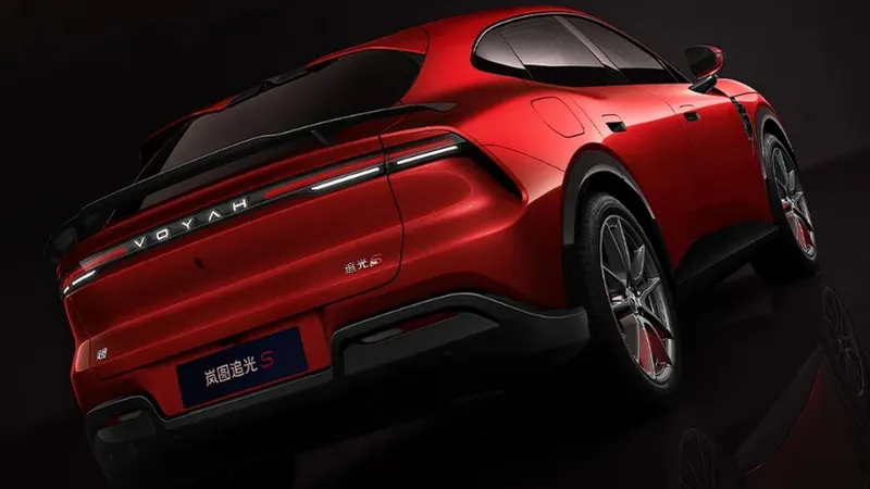Los nuevos socios chinos de Stellantis presentan su propio Alfa Romeo Stelvio: 637 CV y el tamaño de un Mazda CX-80