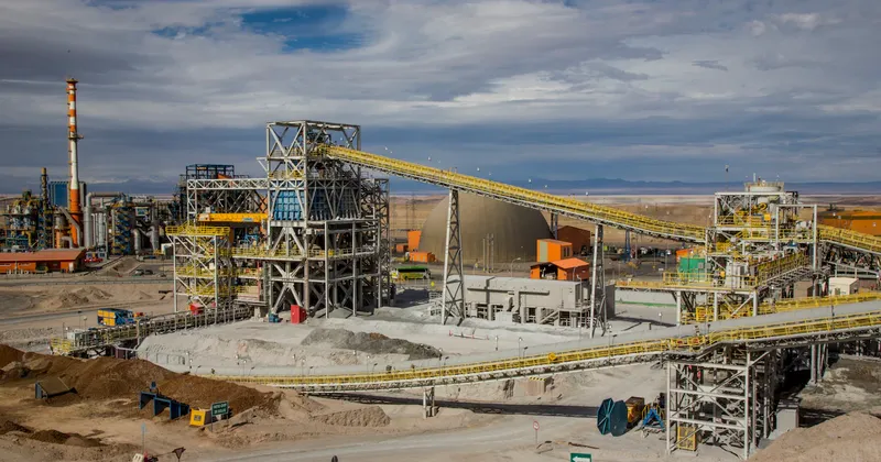 Codelco busca ahorrar US$2.000 millones con la integración de tres minas de cobre