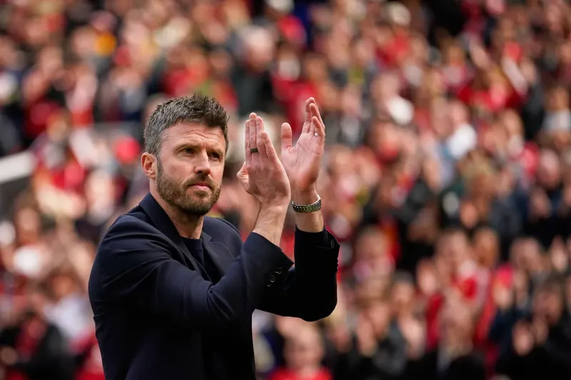 Michael Carrick seguirá siendo el DT del Manchester United