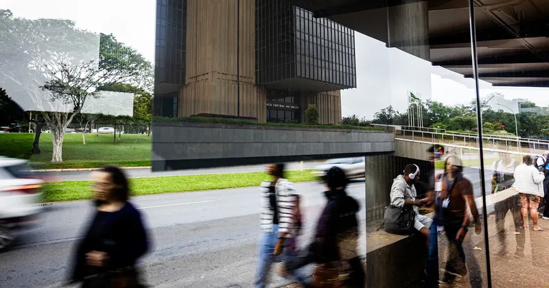 Brasil busca calmar a los mercados tras la confusa decisión de su banco central