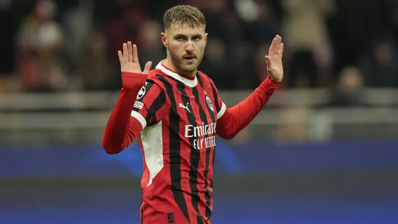 Desde España buscan rescatar a Santi Giménez de su infierno en San Siro