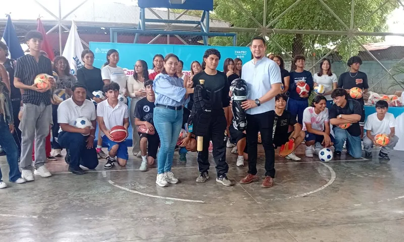 Tecnológicos equipan con útiles deportivos a 74 centros del país