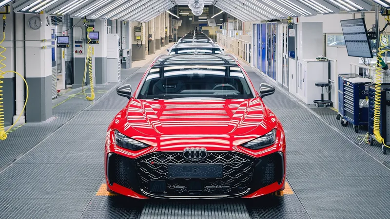 Audi cuelga el cartel de ‘todo vendido’ para 2026: éxito arrollador para su híbrido de 639 CV, etiqueta Cero y 125.000€