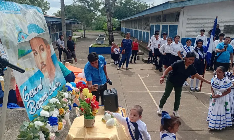 Comunidad educativa conmemora al General Benjamín Zeledón