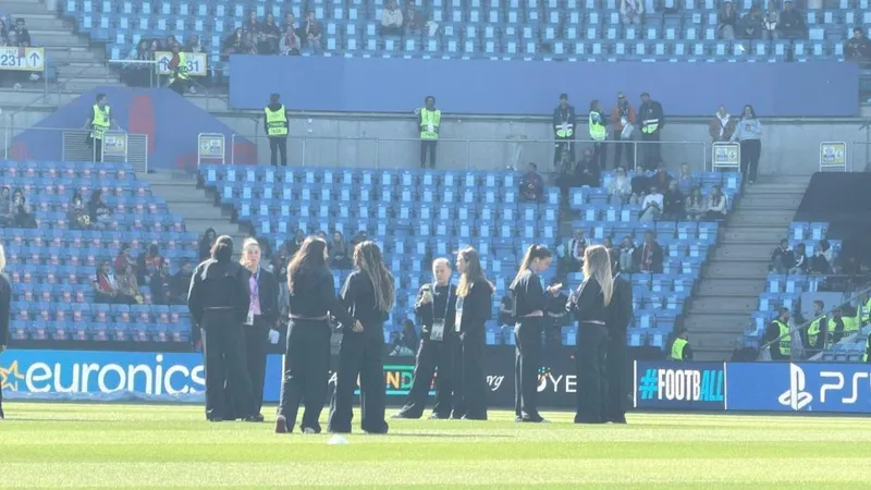 Once del Barça ante el Lyon con una ausencia de peso