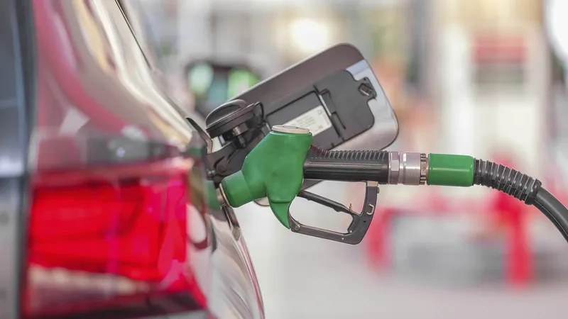 Joseba Barrenengoa, dueño de 19 gasolineras: «El 1 de septiembre el diésel va a estar por debajo de la gasolina unos 8 céntimos»