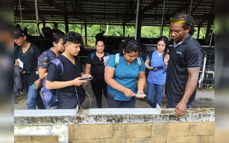 Estudiantes UNA y formación en acuicultura