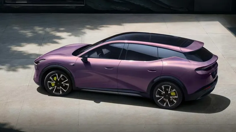 Híbrido con 249 CV, 1.310 km de autonomía y 18.824 euros, XPeng se saca de la manga un nuevo SUV que ya mira a Europa