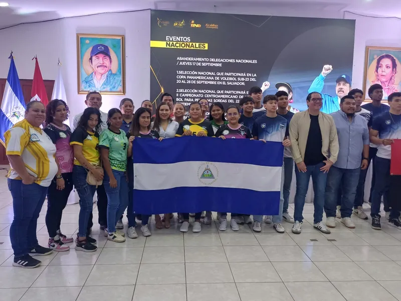 Abanderan a tres selecciones nicaragüenses que participarán en eventos internacionales