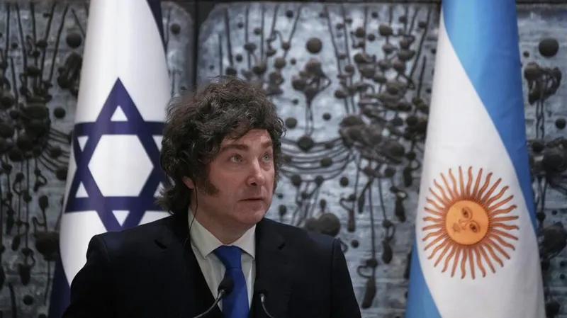 El reclamo de la Iglesia argentina al Gobierno de Milei ocurre ante "una pauperización creciente", dice experto