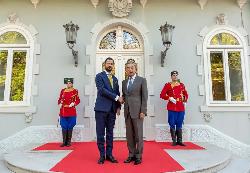 Presidente de Montenegro se reúne con el canciller chino