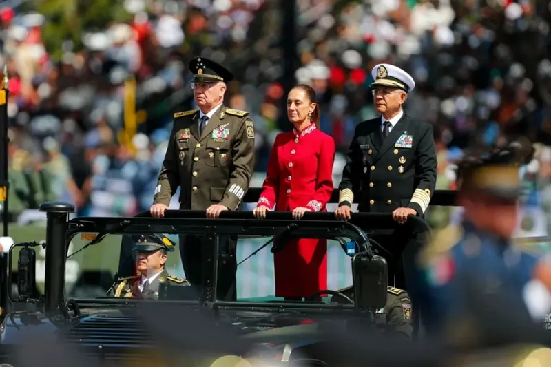 Sheinbaum: México no se doblega, no se arrodilla y nunca se vende